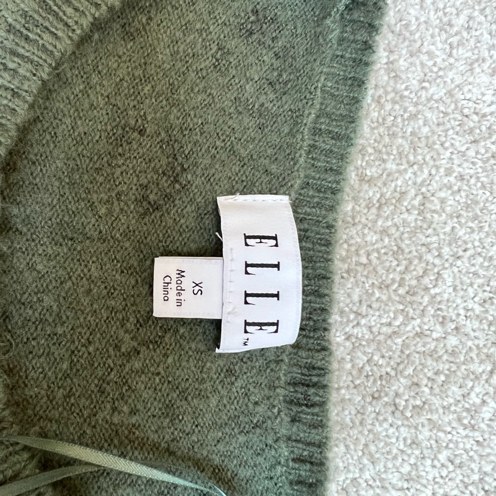 Elle XS green sweater with leopard print